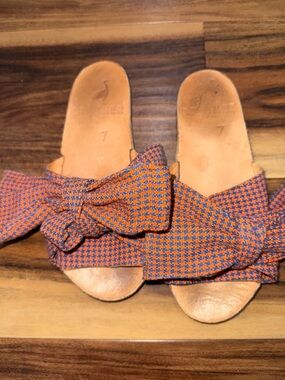 Brother Vellies burkina Bow Slide Sandals in Orange and Blue